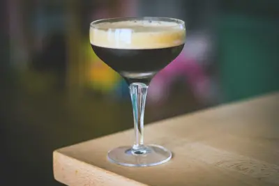 Il caffè nei cocktail: espresso martini e ricette italiane
