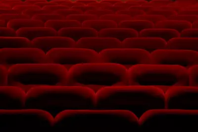 Il caffè nel cinema e nella cultura pop: dalla tazzina al bicchiere da asporto